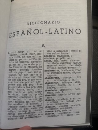 Diccionario básico latino-español, español-latino