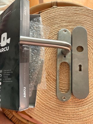 Cerradura ARCU con pestillo blindado
