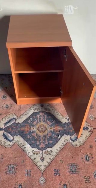 Cómoda de madera marrón
