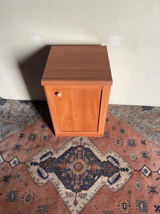 Cómoda de madera marrón