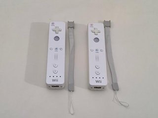 2 Mandos Nintendo Wii + 2 Correas