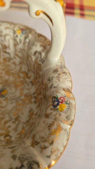 Bombonera vintage de  porcelana fina