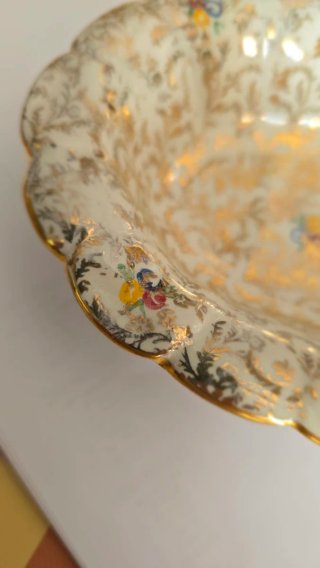 Bombonera vintage de  porcelana fina