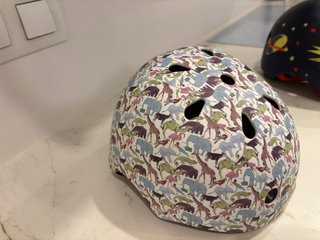 Casco infantil Banwood estampado animales