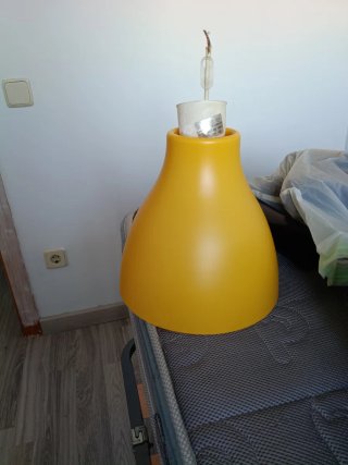 Lámpara infantil amarilla