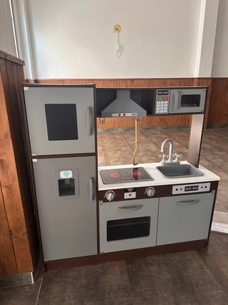 Cocina de juguete con accesorios
