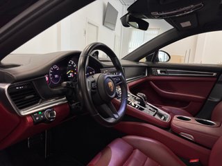 Porsche Panamera 4 E-Hybrid Platinum Edition