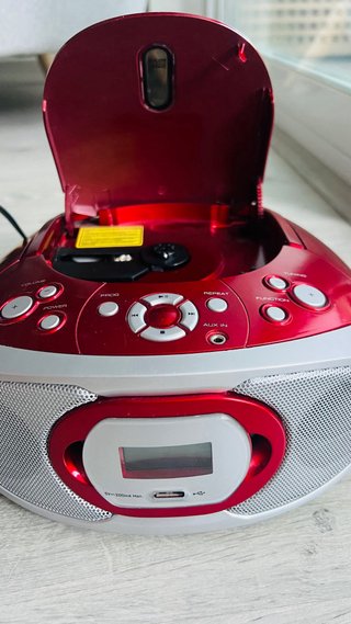 Radio CD con USB - Rojo y Plata