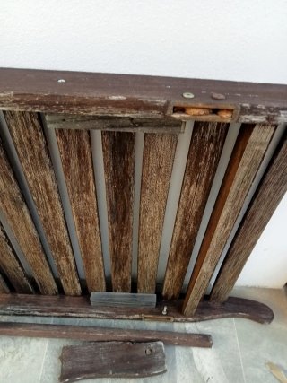 Tumbona de madera para piscina(para arreglar)