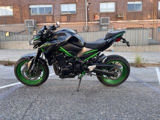 Kawasaki Z900 A2 Negra y Verde