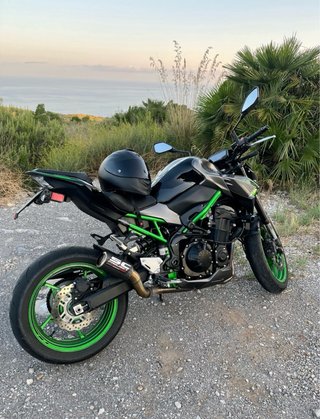 Kawasaki Z900 A2 Negra y Verde