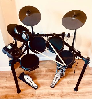 Batería Electrónica Alesis Nitro Mesh