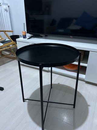 Mesa auxiliar redonda IKEA negra