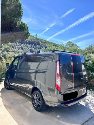 Furgoneta Ford Transit Custom Sport.
