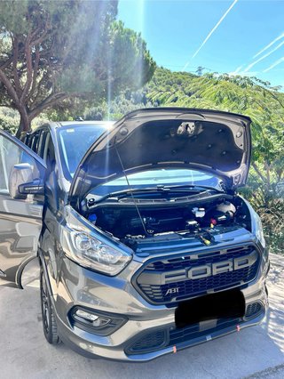 Furgoneta Ford Transit Custom Sport.
