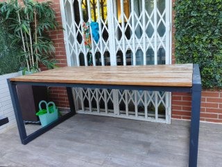 Mesa de terraza madera y metal