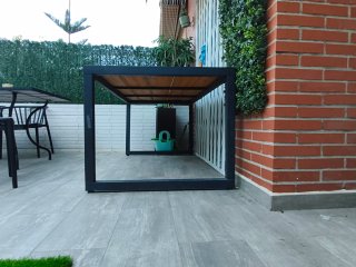 Mesa de terraza madera y metal
