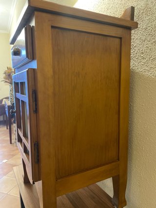 Mesita de noche de madera. Como nueva