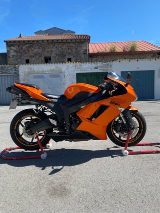 Kawasaki Ninja ZX6R limitada papeles para A2
