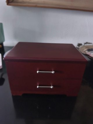 Portagioie in legno.