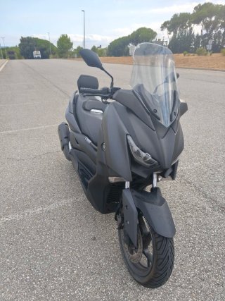 Yamaha XMAX Negra Maxi-Scooter