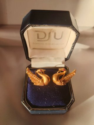 Pendientes oro macizo cisne con rubí y diamantes