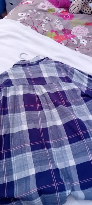 Camisa xadrez roxa e cinza