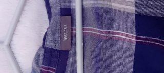Camisa xadrez roxa e cinza