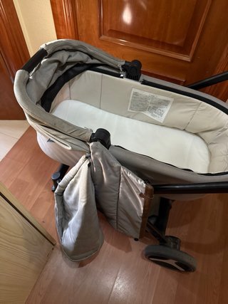 Silla de paseo Chicco , capazo y grupo 0