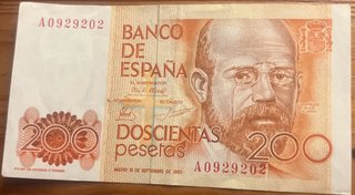 Lote de 5 billetes de 200 pesetas.