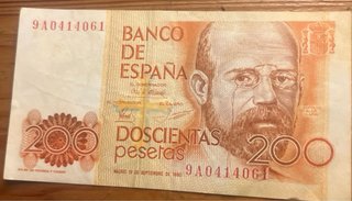 Lote de 5 billetes de 200 pesetas.