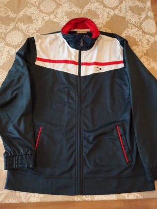 Consegna di abbigliamento per ragazzi (15-16 anni) Taglie S, M