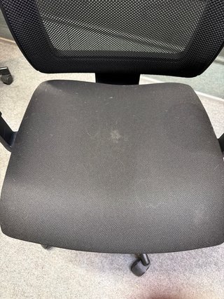Silla ergonómica ajustable en altura