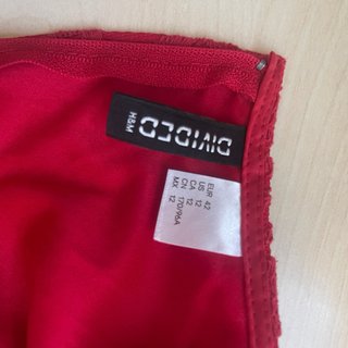 Abito in pizzo rosso