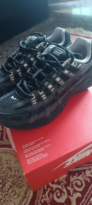 Zapatillas Nike P-6000 Negras y Grises