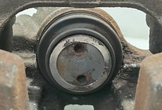 6710 pinza de freno tras izq sin ref ford focus 1