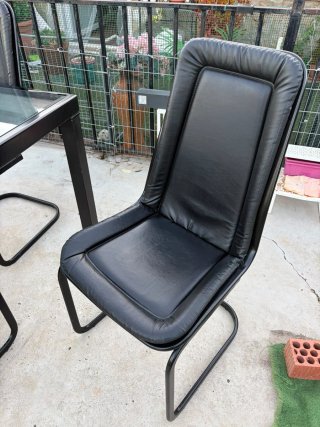 Comedor cristal y 4 sillas negro.extensible