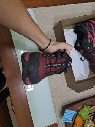 Zapatillas Salomon Montaña Beige/Negro