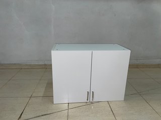 Armario pequeño blanco