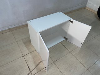 Armario pequeño blanco