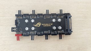 Hub ASUS ROG para ventiladores y RGB