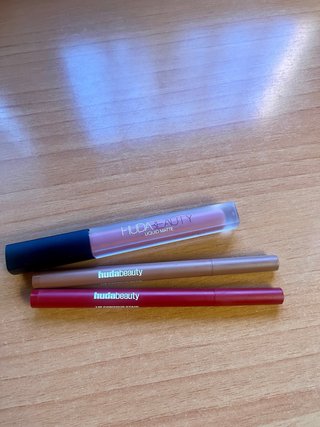Lote Maquillaje Labios Huda Beauty