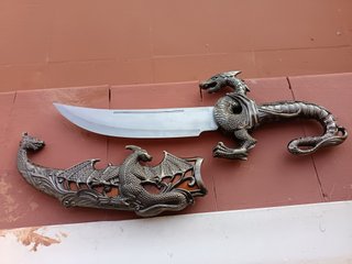 Cuchillo decorativo de dragón