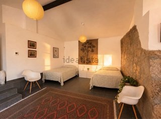 Alquilo casa independiente con jardín privado