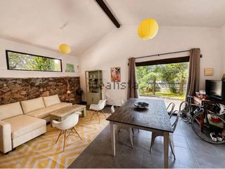 Alquilo casa independiente con jardín privado