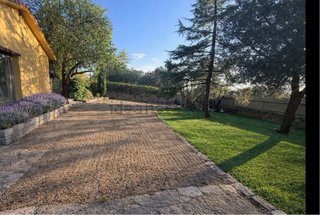 Alquilo casa independiente con jardín privado