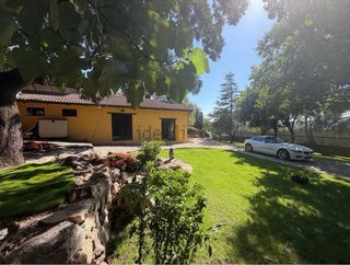 Alquilo casa independiente con jardín privado