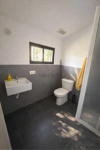 Alquilo casa independiente con jardín privado