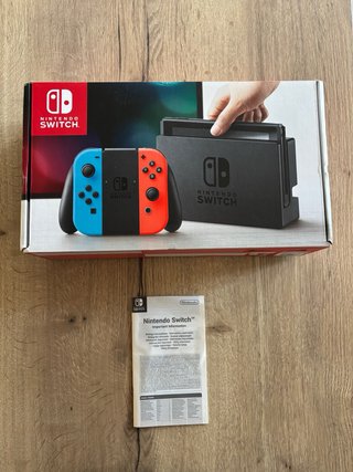Nintendo Switch Completa in Buono Stato