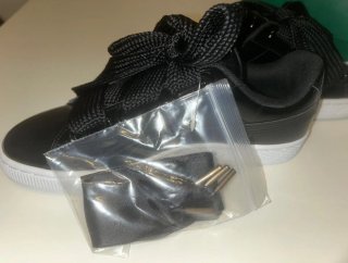 Zapatillas Puma charol mujer lazo negro